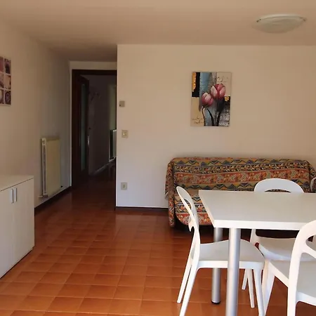 Διαμέρισμα Ground-floor 350m From The
